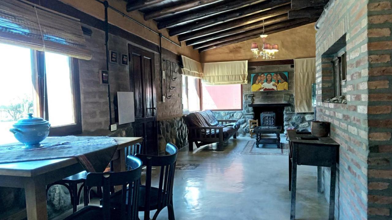 Miraluna Bodega Boutique Cachí Buitenkant foto