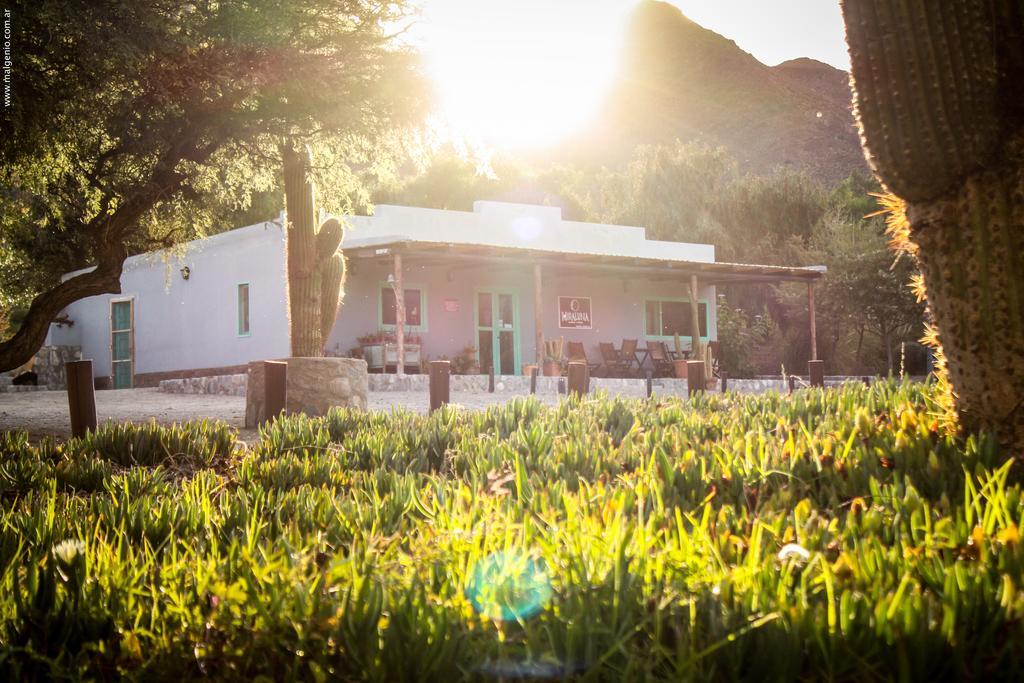Miraluna Bodega Boutique Cachí Buitenkant foto