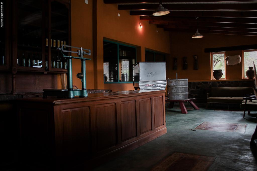 Miraluna Bodega Boutique Cachí Buitenkant foto