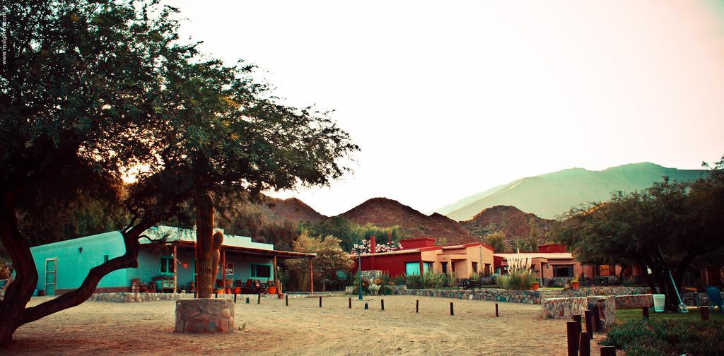 Miraluna Bodega Boutique Cachí Buitenkant foto