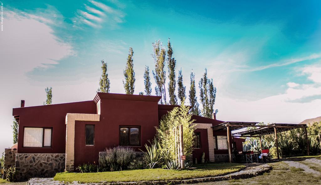 Miraluna Bodega Boutique Cachí Buitenkant foto